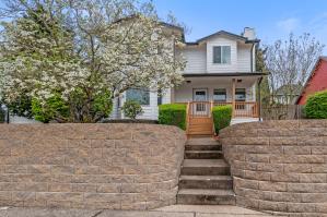 808 Melissa St SE