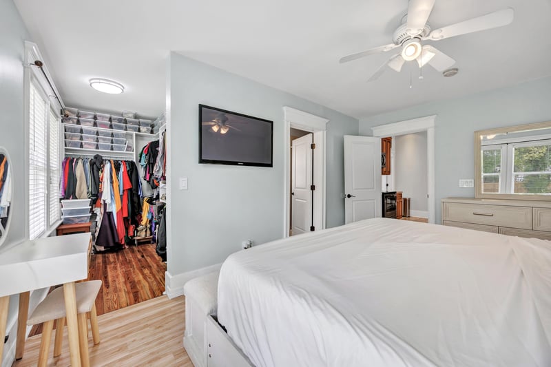 Photo 21 of 138 7th St W, Jacksonville, FL 32206, photographed by Megapixeler