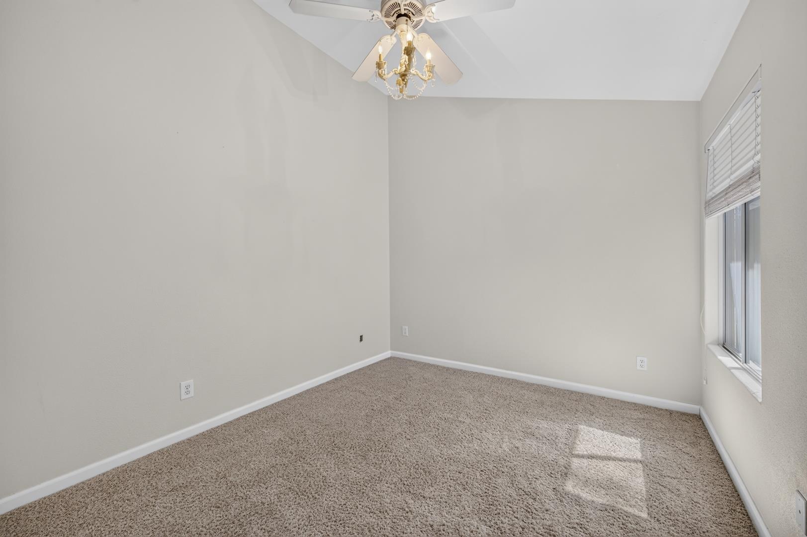 1327 E La France Dr, photo 35
