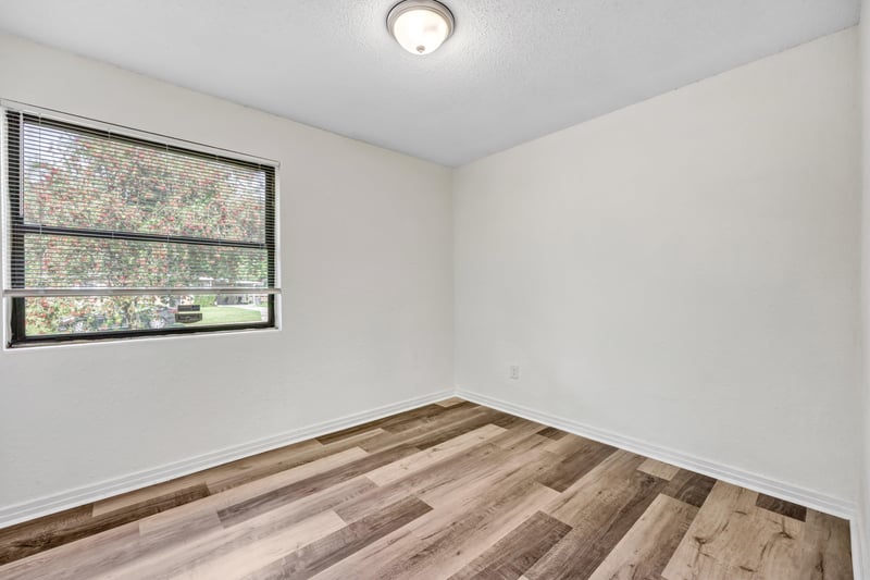 Photo 19 of 10303 Elmhurst Dr, Jacksonville, FL 32218, photographed by Megapixeler