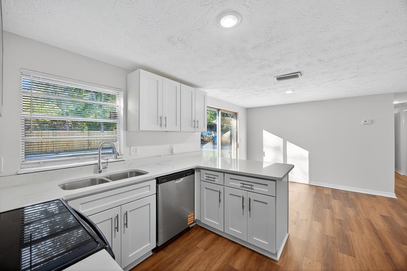 Photo 12 of 7388 Simms Dr, Jacksonville, FL 32209, photographed by Megapixeler