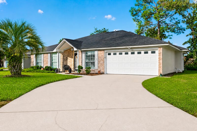 Curved driveway and front lawn at 4556 Shaky Leaf Ln N, Jacksonville, FL 32224