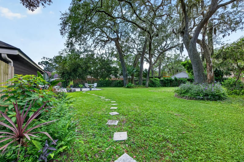 Side yard with stepping stone path at 1346 Gately Ct, Jacksonville, FL 32225