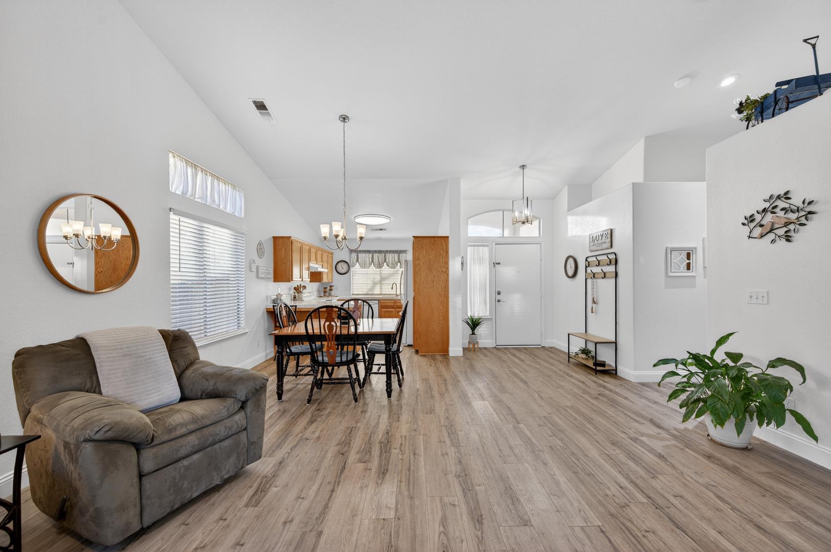 8652 N Sierra Vista Ave, photo 16