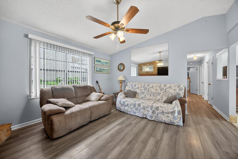 Photo 6 of 240 Main St, Atlantic Beach, FL 32233, photographed by Megapixeler