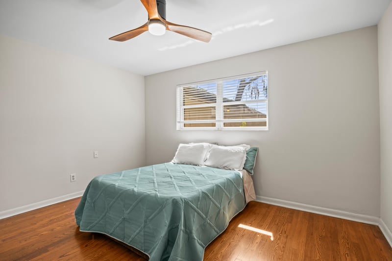 Photo 31 of 906 Old Grove Manor, Jacksonville, FL 32207, photographed by Megapixeler