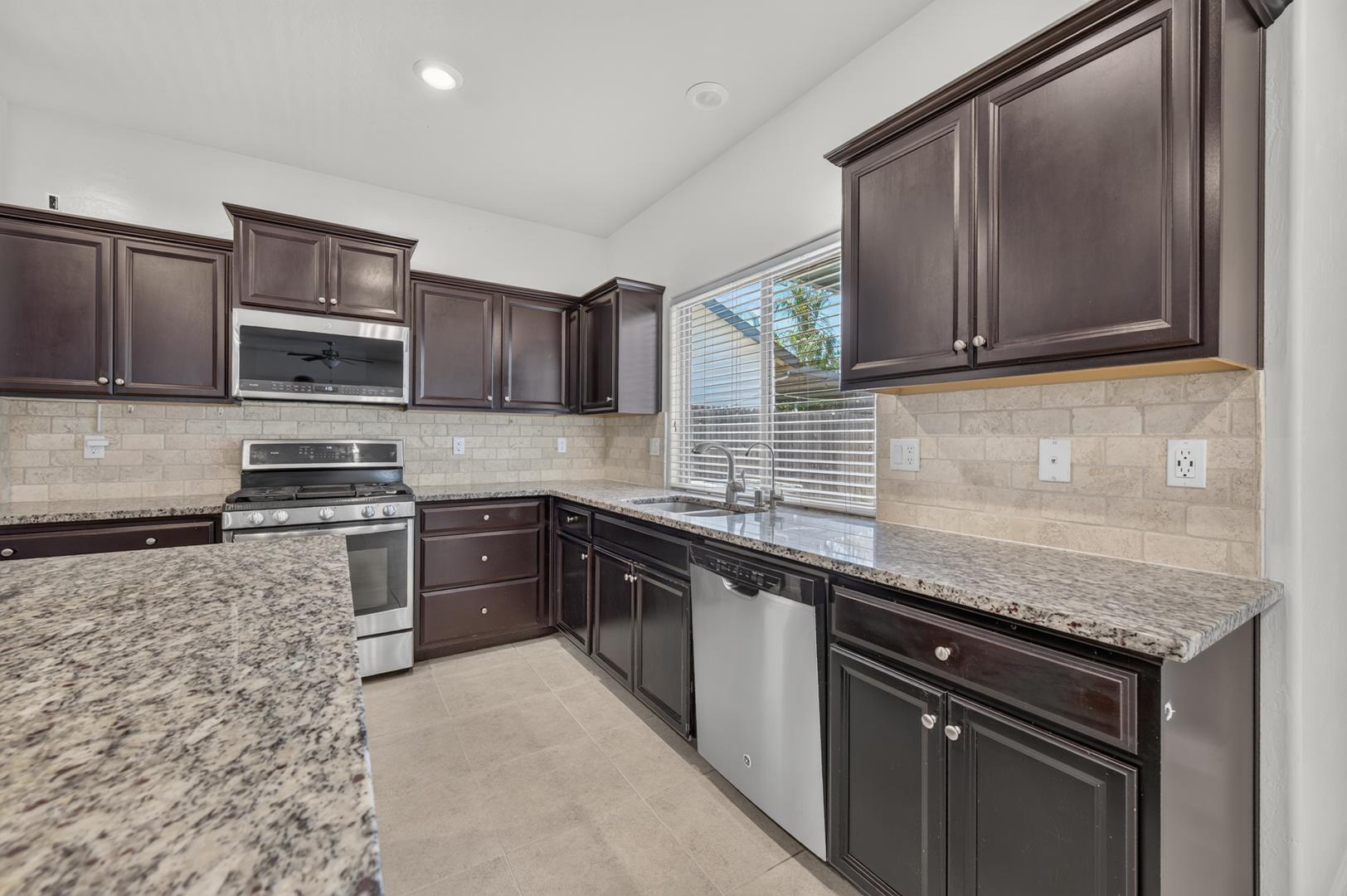 2148 La Canada Ave, photo 34