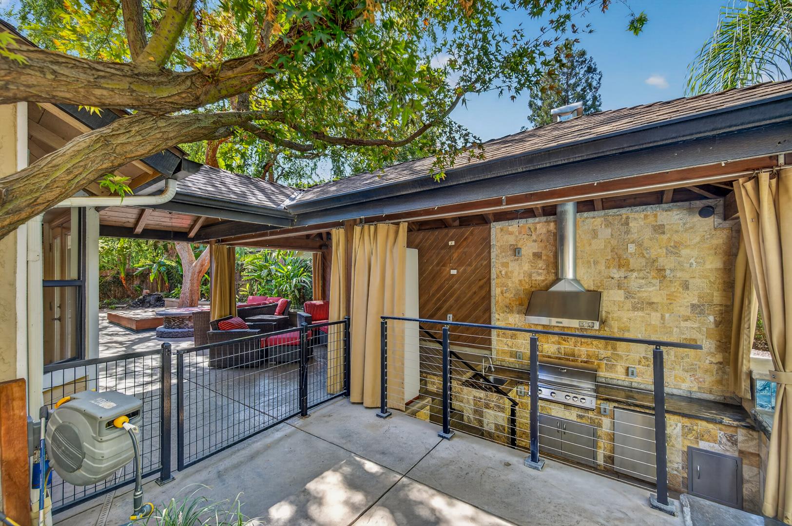 6495 N Vagedes Ave, photo 69