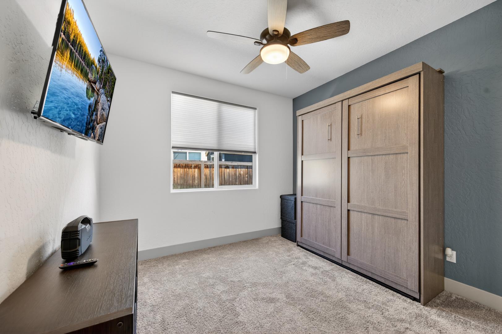 2086 N Phillip Ave, photo 42