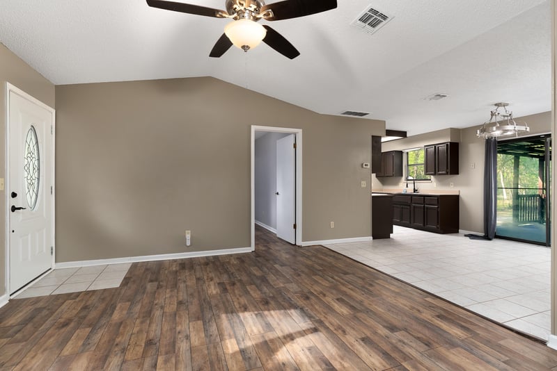 Photo 13 of 6092 Taylor Rd, Jacksonville, FL 32234, photographed by Megapixeler
