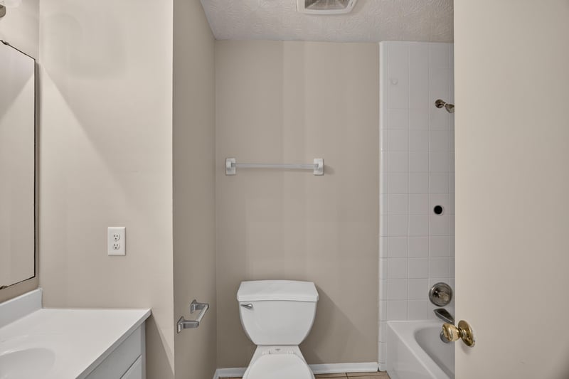 Bathroom with tub-shower combo at 1083 Stokes St, Jacksonville, FL