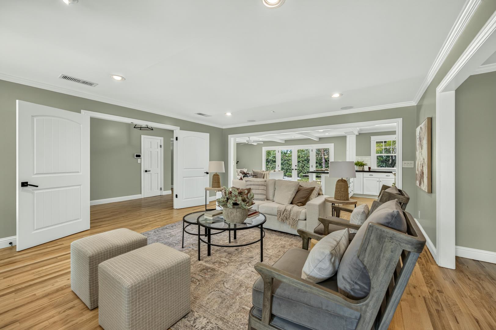 505 E Swift Ave, photo 29