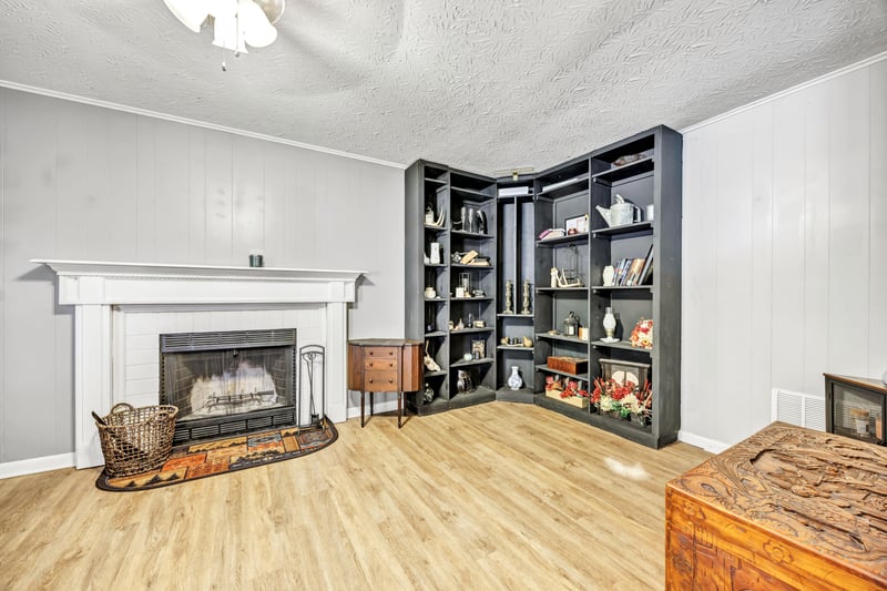 Photo 3 of 7946 Dalehurst Dr S, Jacksonville, FL 32277, photographed by Megapixeler