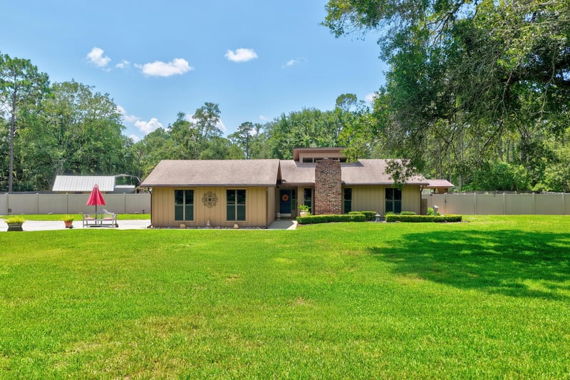 Photo 2 of 1555 Surrey Glen Cove, Middleburg, FL 32068, photographed by Megapixeler