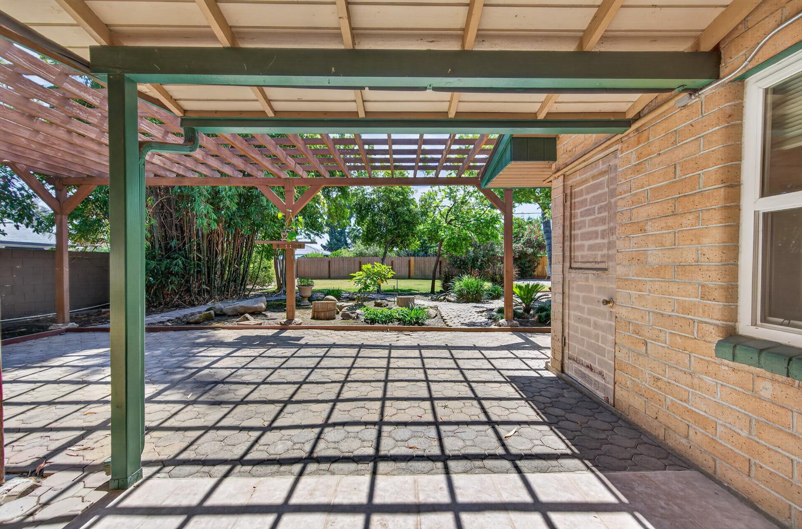 1220 E Sussex Way, photo 48