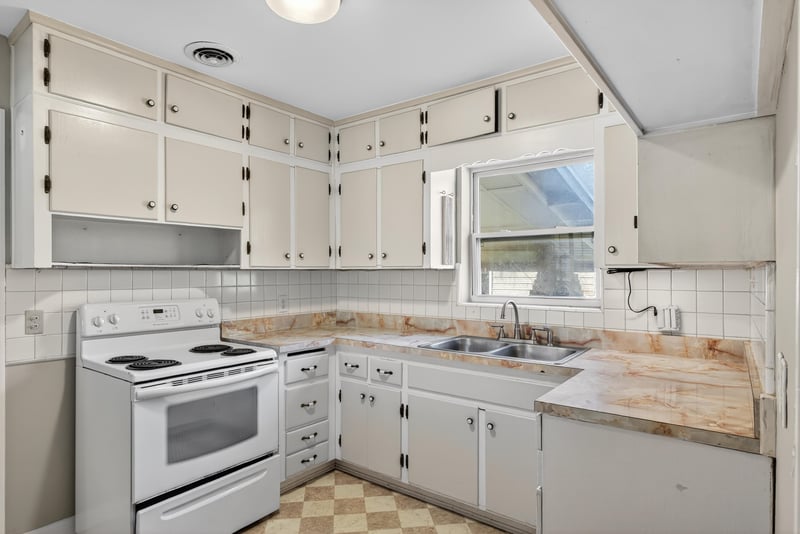 Photo 19 of 6942 Waikiki Rd, Jacksonville, FL 32216, photographed by Megapixeler