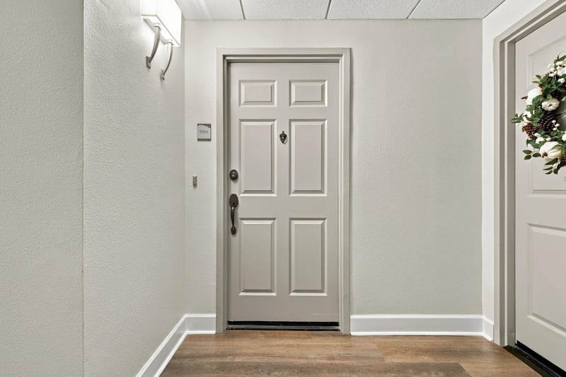 Entry hallway with front door at 1478 Riverplace Blvd 1904, Jacksonville, FL 32207