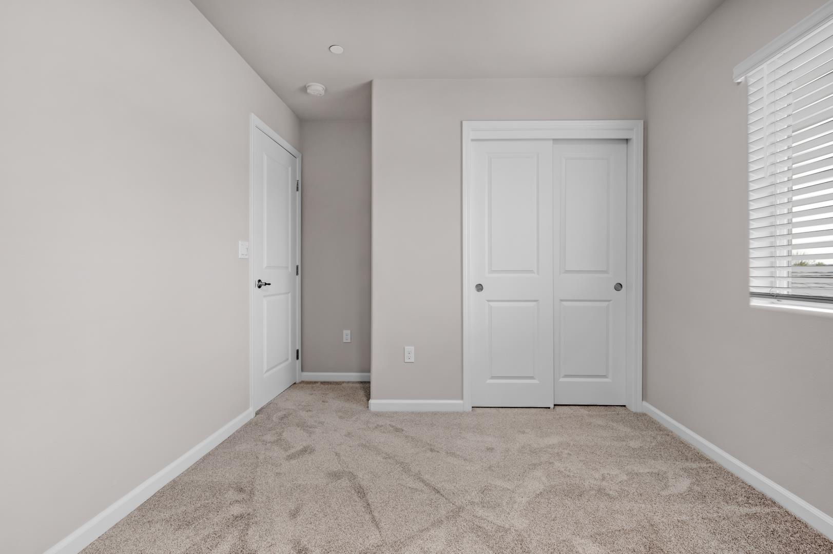 410 S Summit St, photo 23