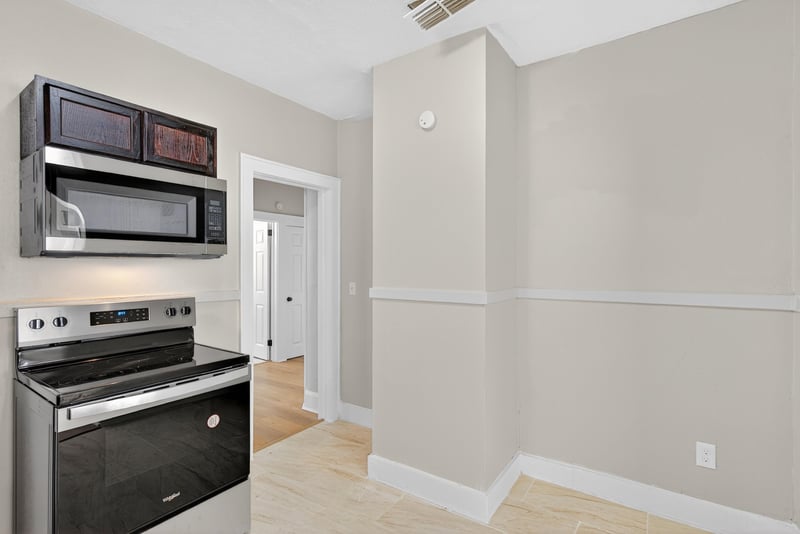 Photo 13 of 6619 Sunset Dr, Jacksonville, FL 32208, photographed by Megapixeler