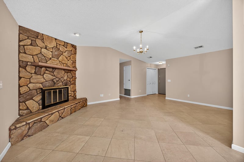 Photo 7 of 10164 Arrowhead Dr, Jacksonville, FL 32257, photographed by Megapixeler