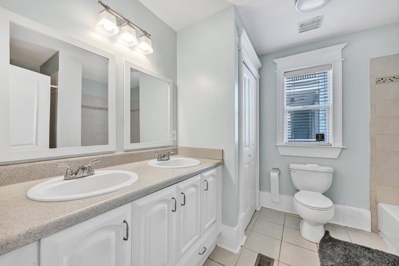 Photo 22 of 138 7th St W, Jacksonville, FL 32206, photographed by Megapixeler
