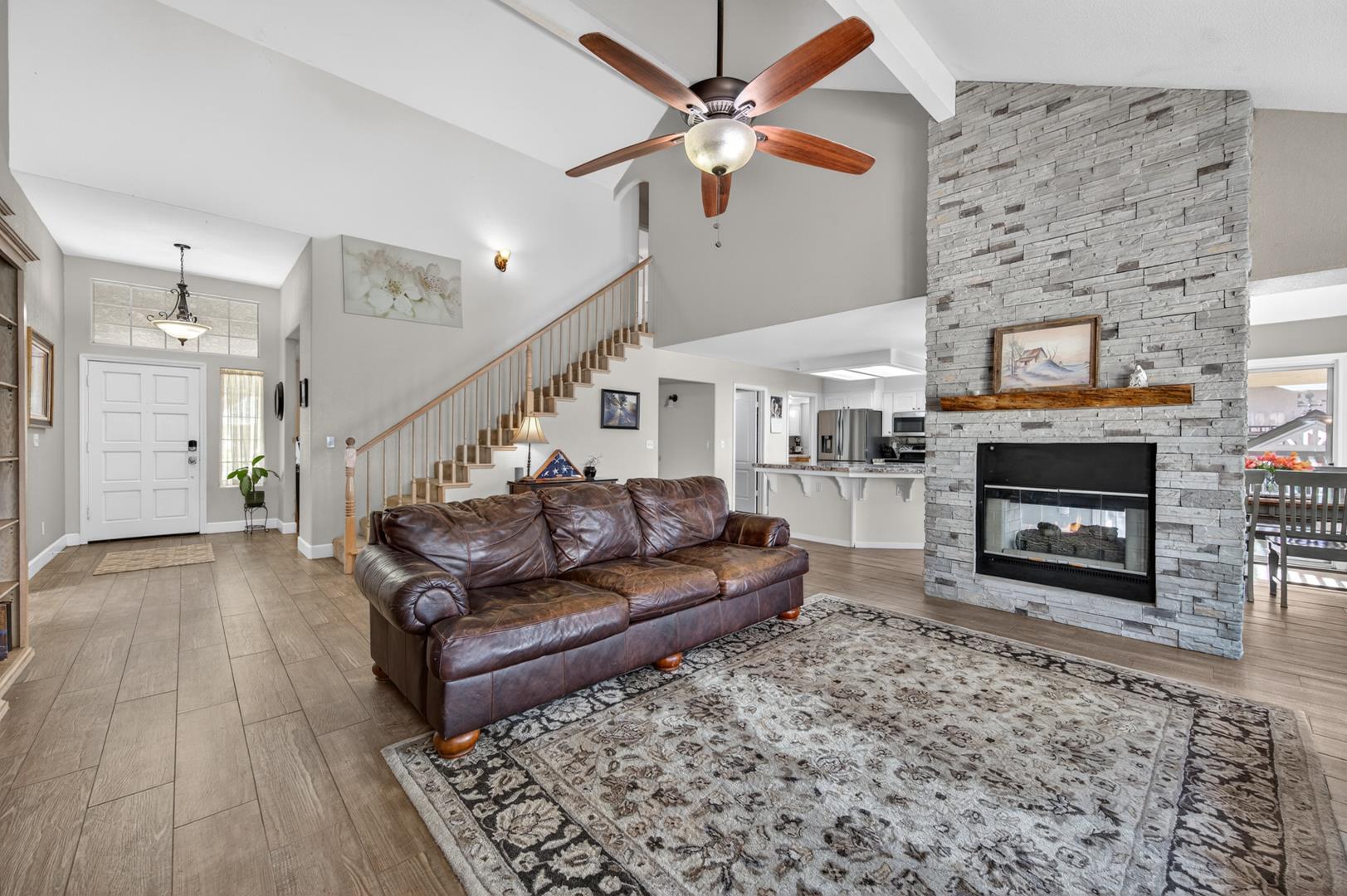 6367 N Selland Ave, photo 16