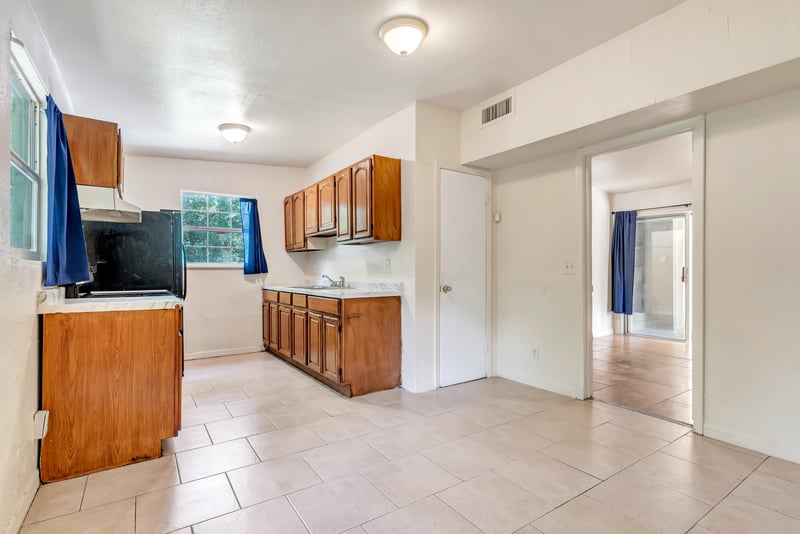 Photo 12 of 4407 Melvin Cir E, Jacksonville, FL 32210, photographed by Megapixeler