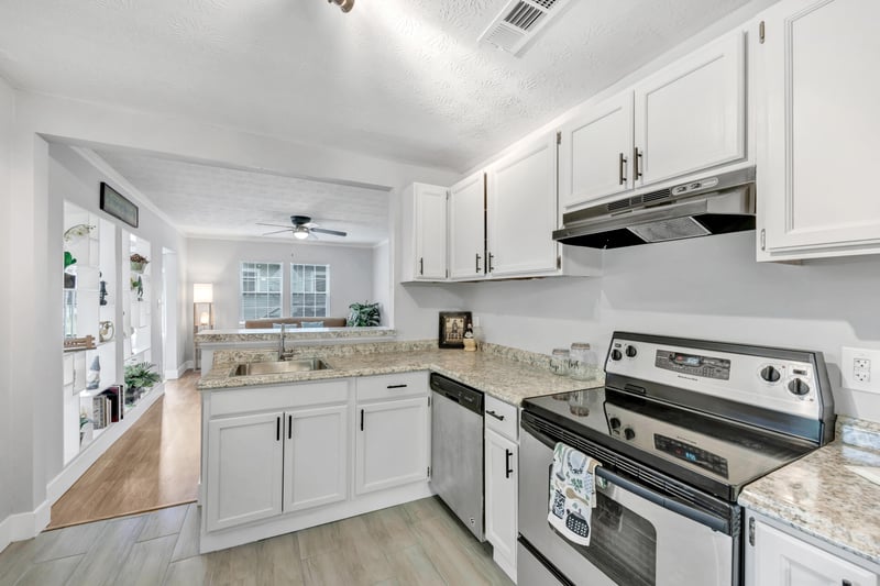 Photo 11 of 1026 Dixon St, Jacksonville, FL 32254, photographed by Megapixeler