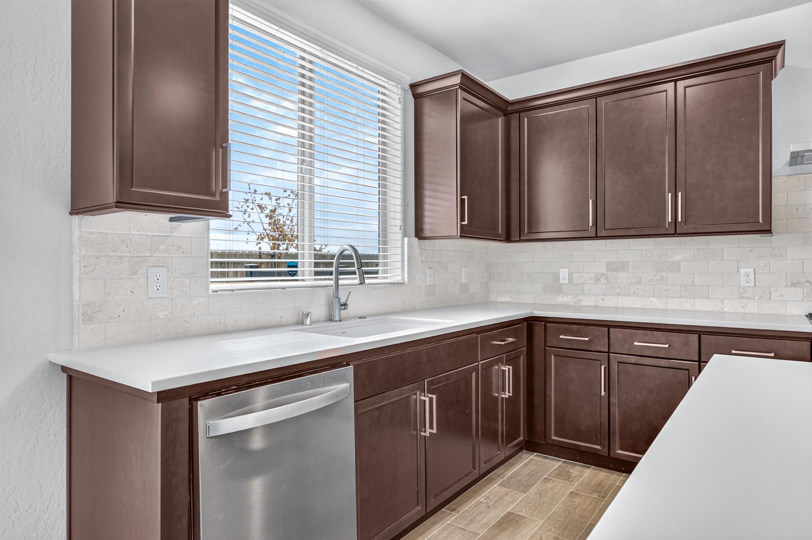 20175 Hazelwood Ln, photo 30