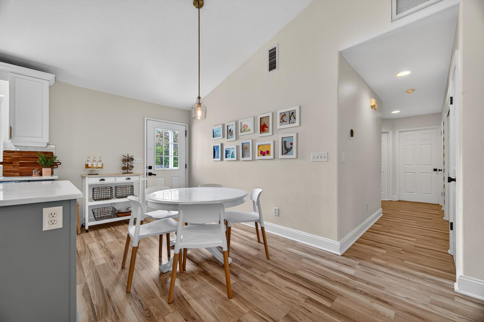 35073 Auberry Rd, photo 15