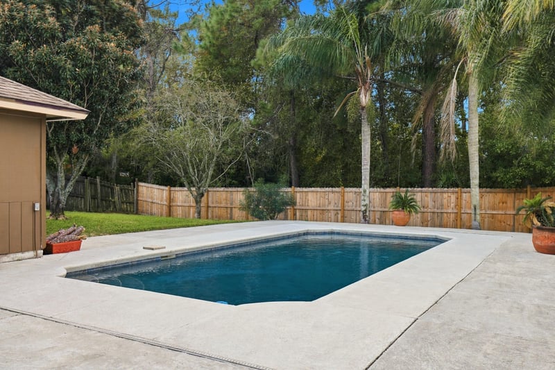 Pool, photographed by Megapixeler on Winding Springs Ct, Jacksonville
