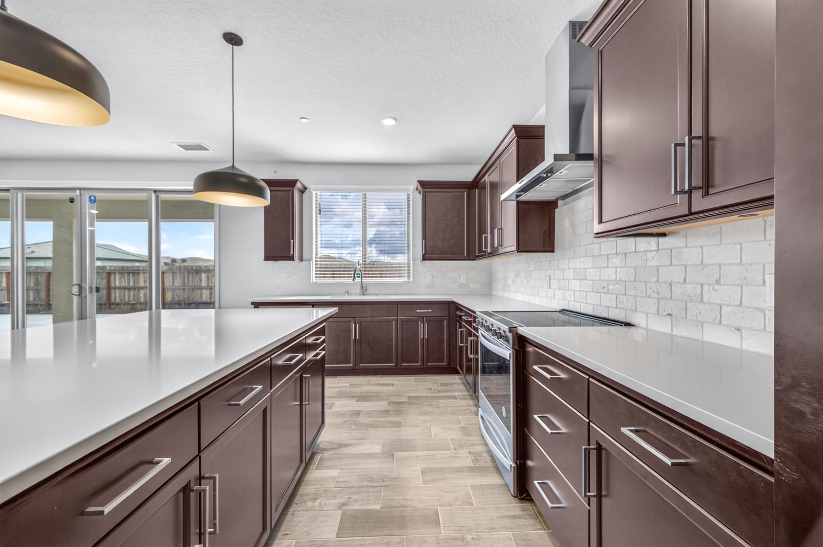 20175 Hazelwood Ln, photo 35