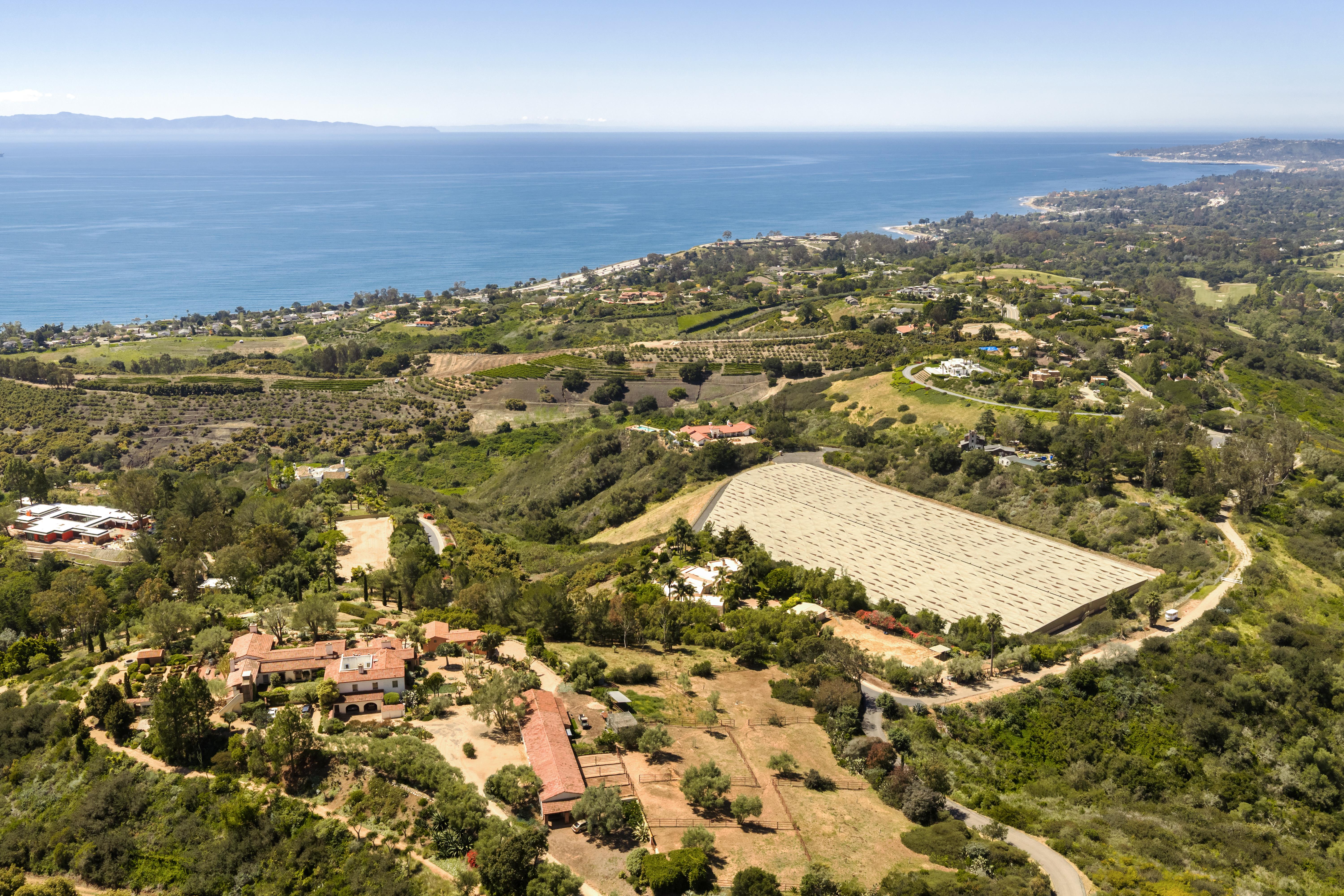 Real estate photography virtual tour of chef's kitchen at 11 Hunt Drive, Santa Barbara CA by VirTour Media