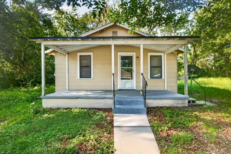 Front exterior with porch and mailbox at 2372 2nd Ave, Jacksonville, FL 32208