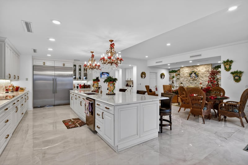 Kitchen at 7987 Hollyridge Rd, Jacksonville, FL 32256