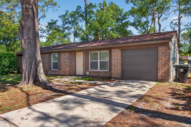 Photo 3 of 1675 Mary Beth Dr, Middleburg, FL 32068, photographed by Megapixeler