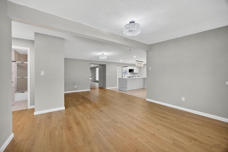 Photo 8 of 5216 Doncaster Ave, Jacksonville, FL 32208, photographed by Megapixeler