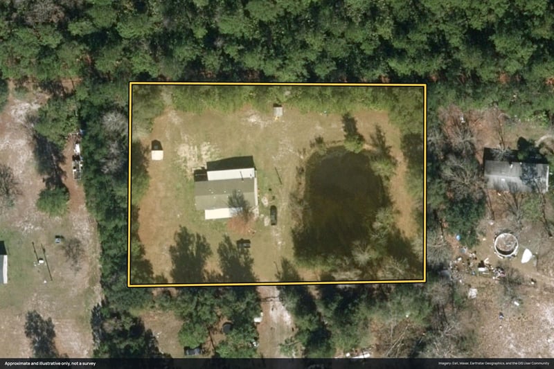 Aerial parcel map with outline, photographed by Megapixeler on Secret Cove Rd, Middleburg, FL