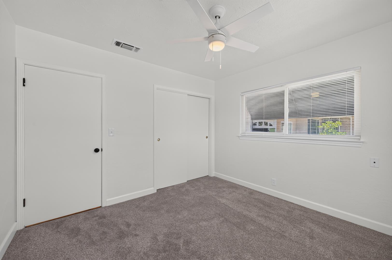 2302 E Fedora Ave, photo 33