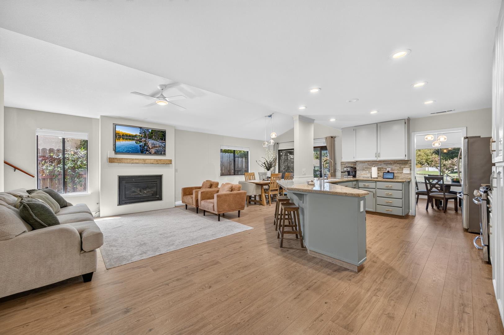 813 E Catalina Cir, photo 39