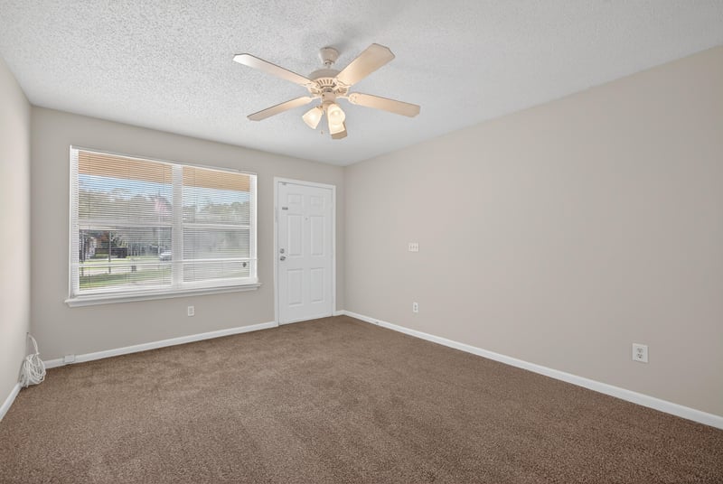 Photo 7 of 5033 Yearling Ln, Jacksonville, FL 32210, photographed by Megapixeler
