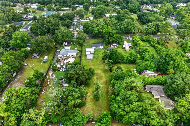 Aerial view of the surrounding neighborhood in Jacksonville, FL