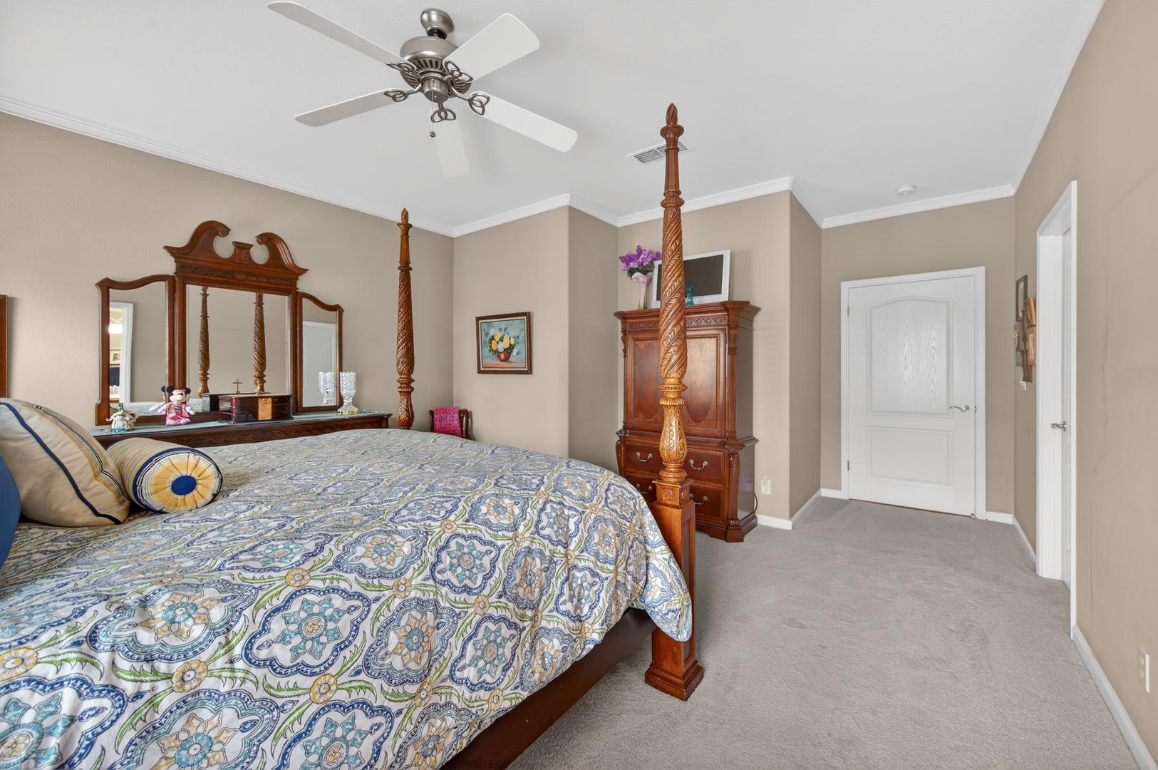 2450 E Fox Glen Ave, photo 30
