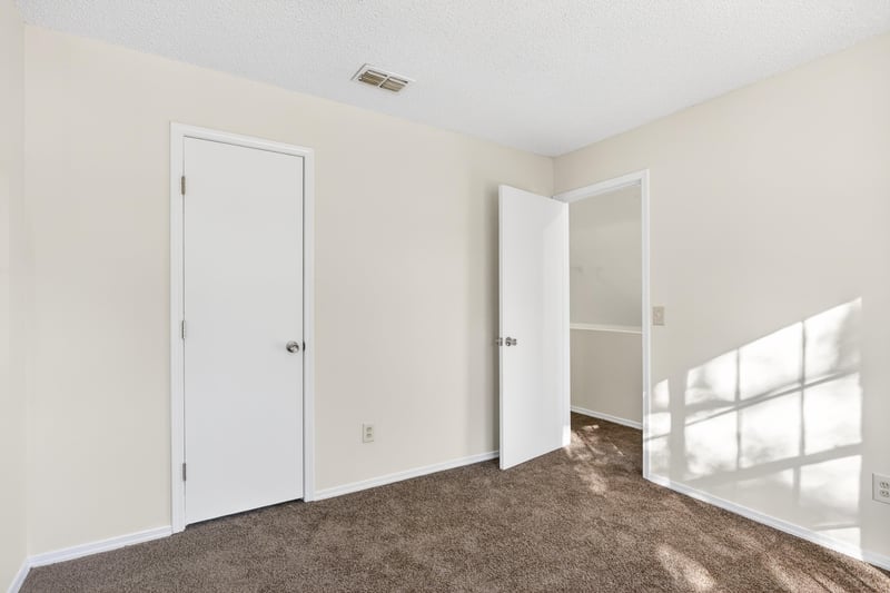 Photo 27 of 10986 Traci Lynn Dr, Jacksonville, FL 32218, photographed by Megapixeler
