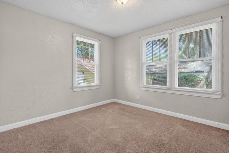 Photo 22 of 385 Duray Ct, Jacksonville, FL 32208, photographed by Megapixeler