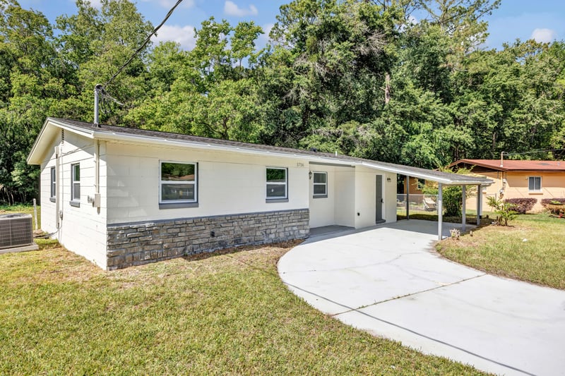 Photo 3 of 5736 Kinlock Ct, Jacksonville, FL 32219, photographed by Megapixeler