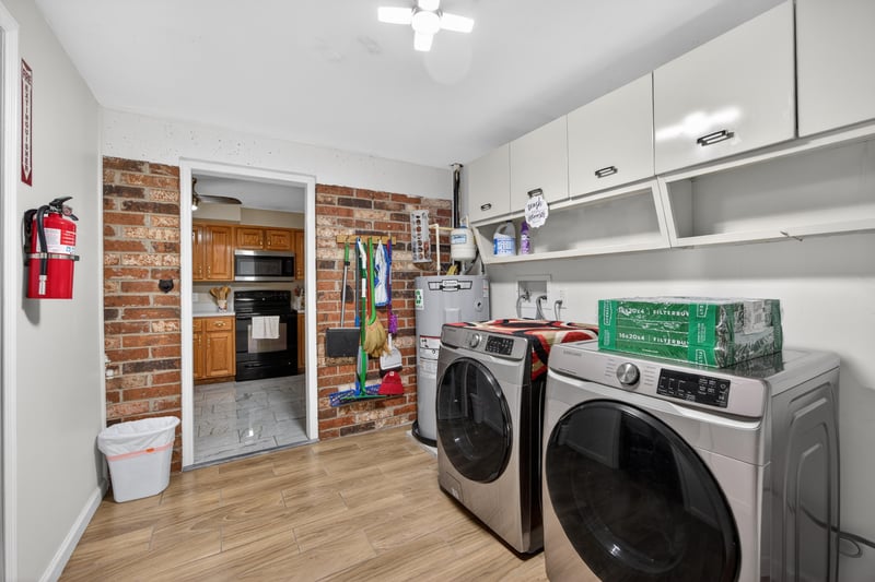 Laundry Room at 3627 County Road 218, Middleburg, FL 32068