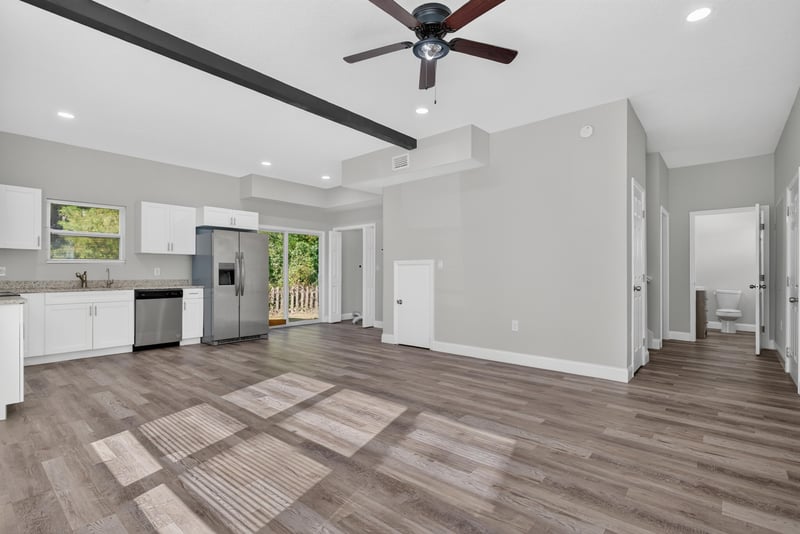 Open living area with vaulted ceiling, photographed by Megapixeler on Lem Turner Rd, Jacksonville