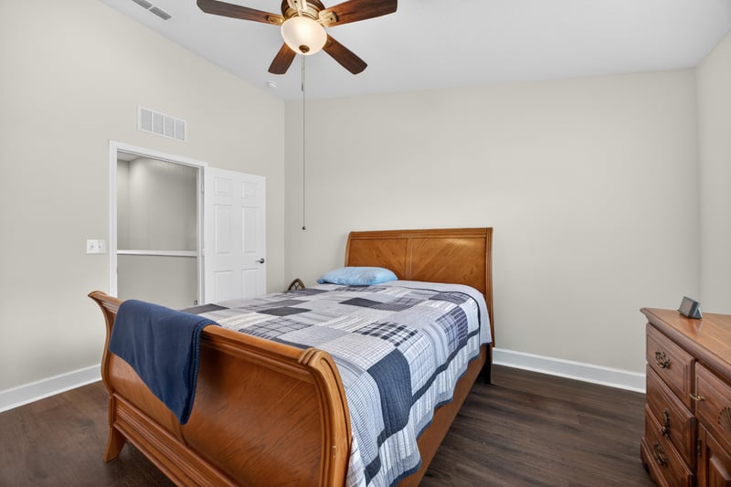 Photo 27 of 6840 Roundleaf Dr, Jacksonville, FL 32258, photographed by Megapixeler
