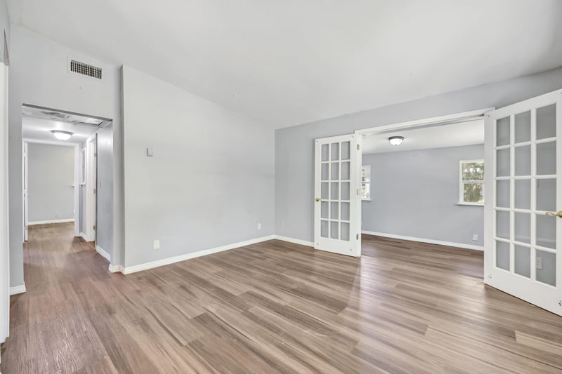 Photo 8 of 8916 Yeoman Dr, Jacksonville, FL 32208, photographed by Megapixeler